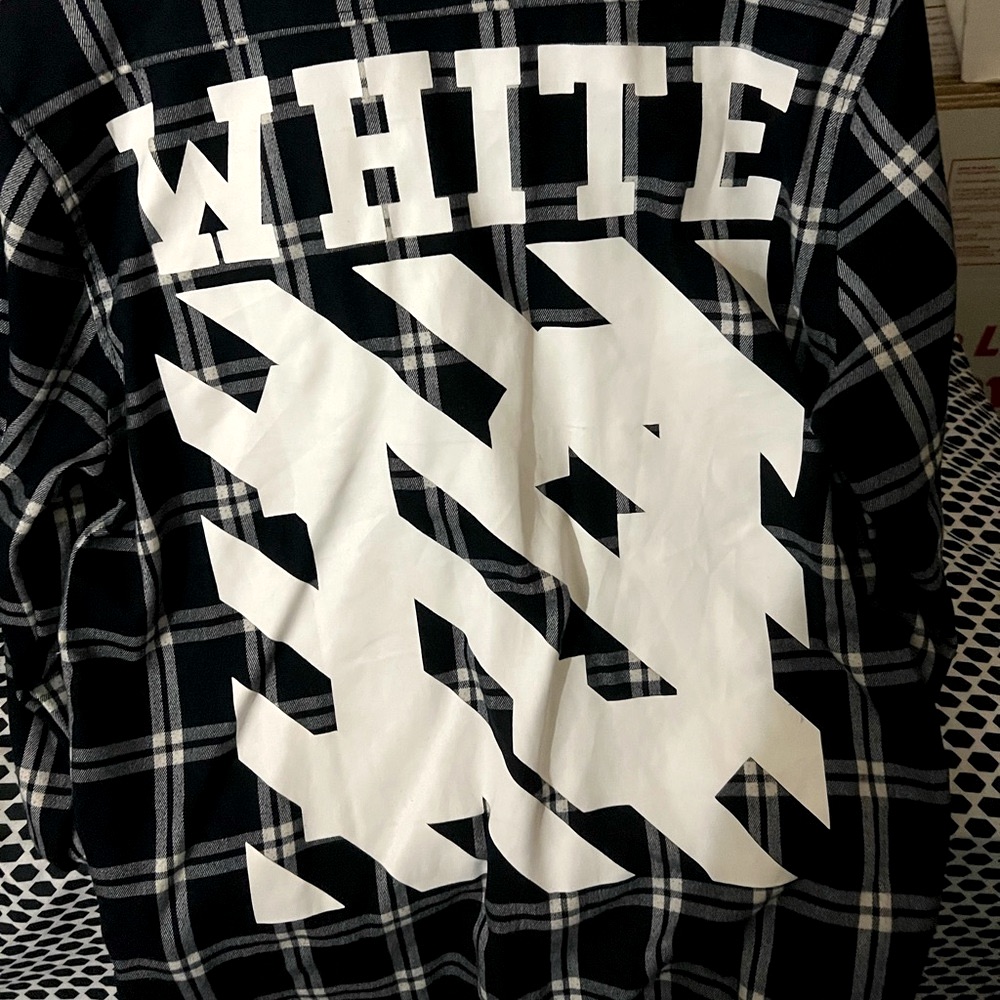 Offwhite Flannel! Size Medium